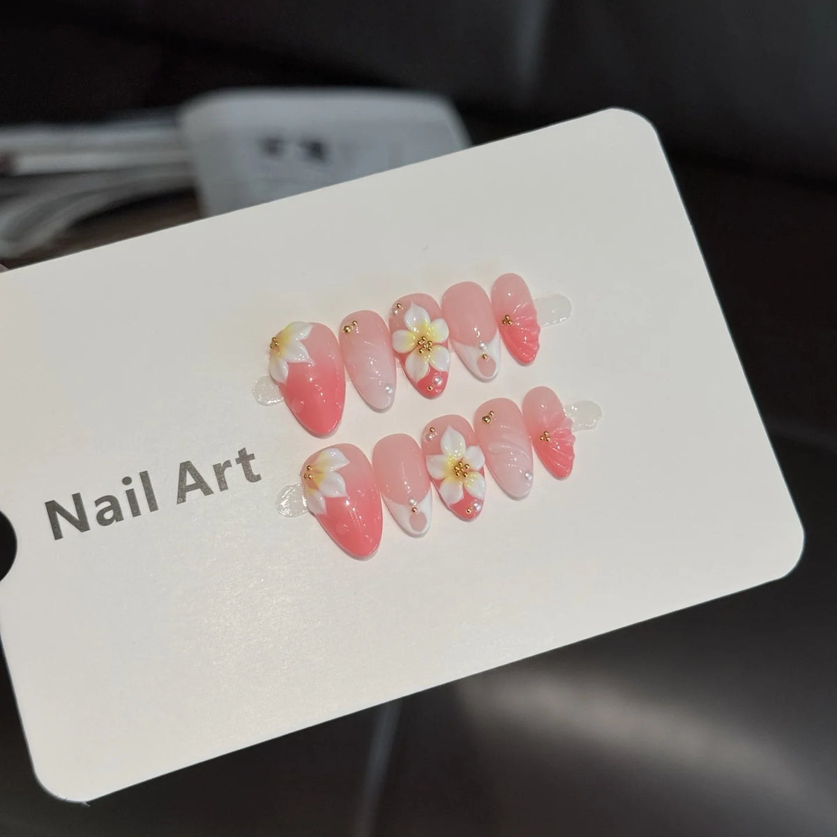 Press-On Nail Set Floral Accent Reusable & Easy Application