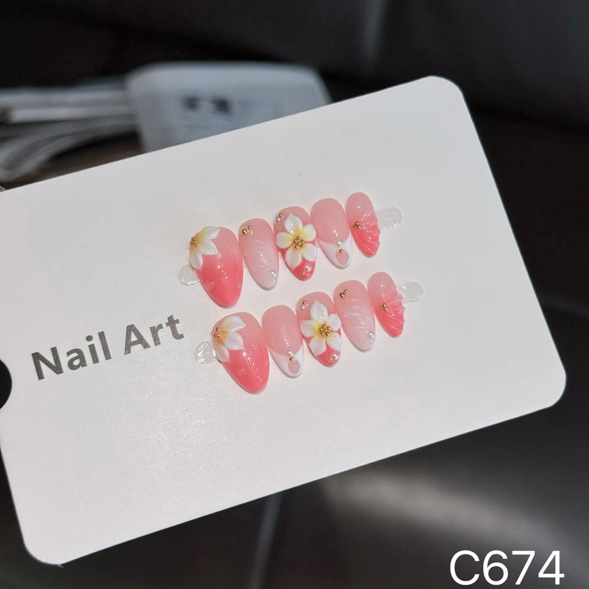 Press-On Nail Set Floral Accent Reusable & Easy Application