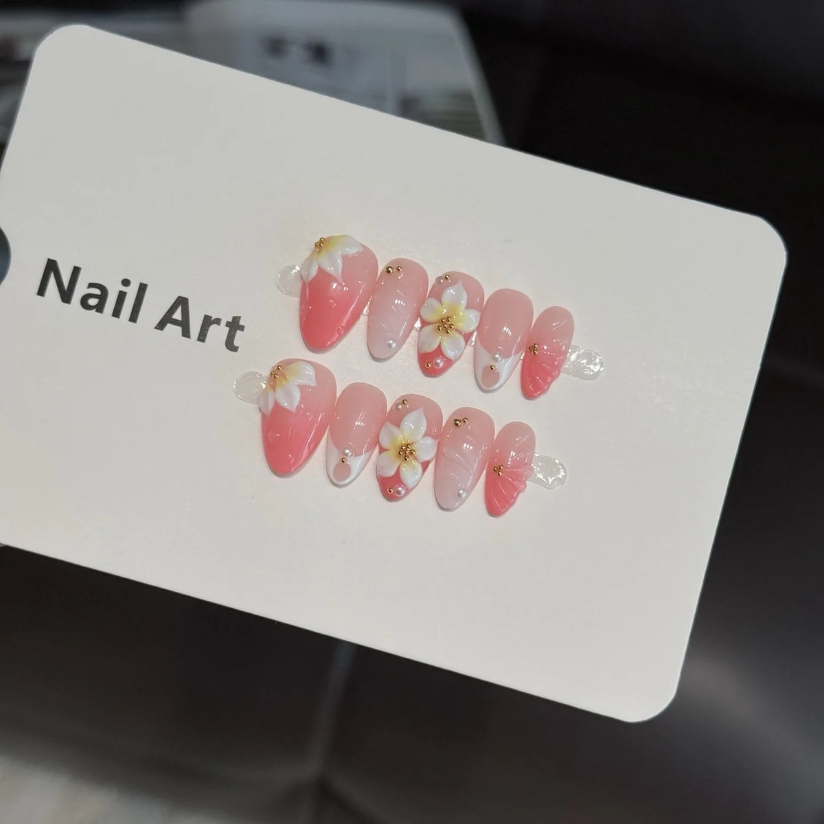 Press-On Nail Set Floral Accent Reusable & Easy Application