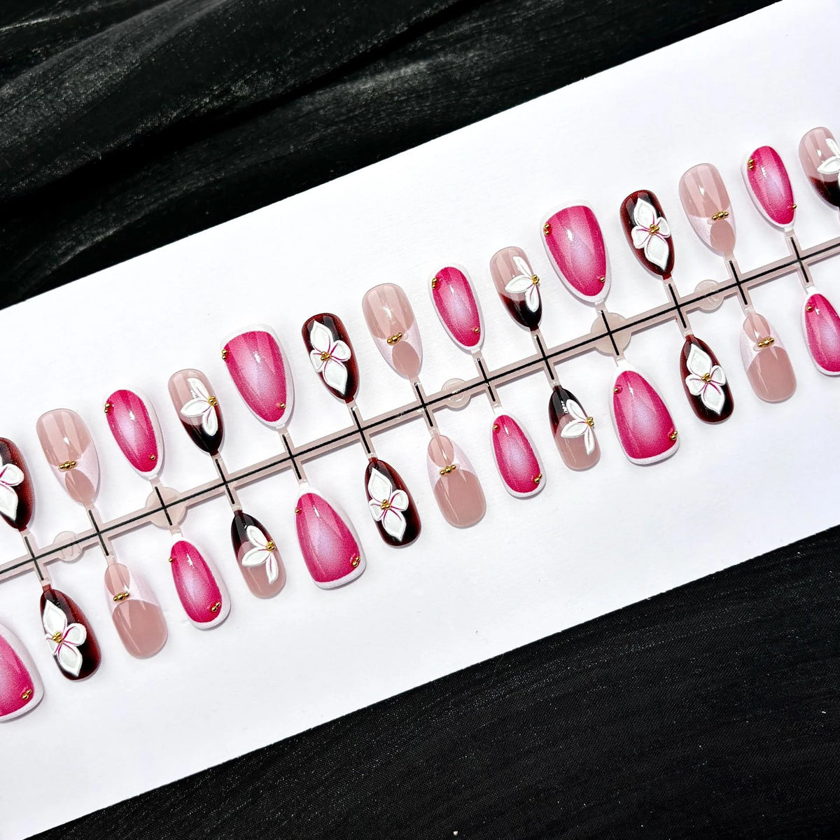 Press-On Nail Set Floral Accent Self-Adhesive & Reusable