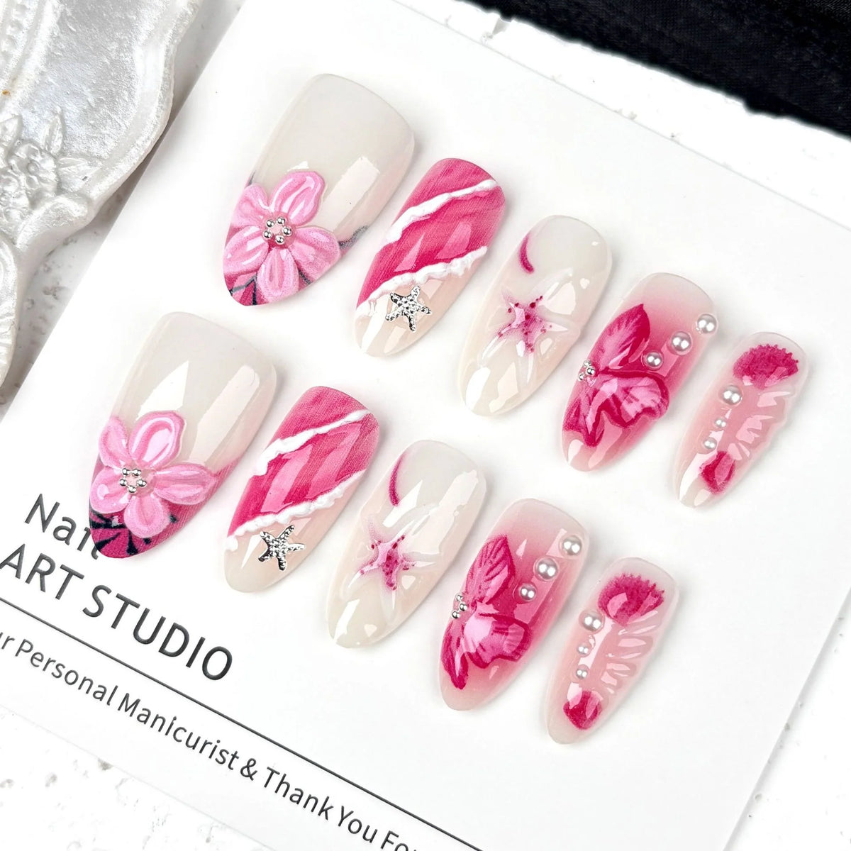 Press-On Nail Set Floral Accents Glossy Finish