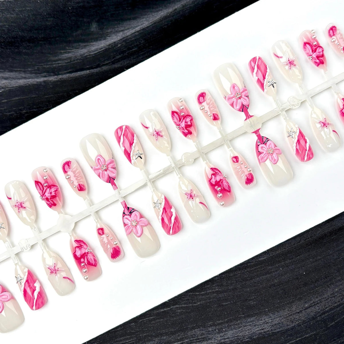 Press-On Nail Set Floral Accents Glossy Finish