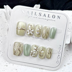 Press-On Nail Set Floral Accents & Long-Lasting Wear