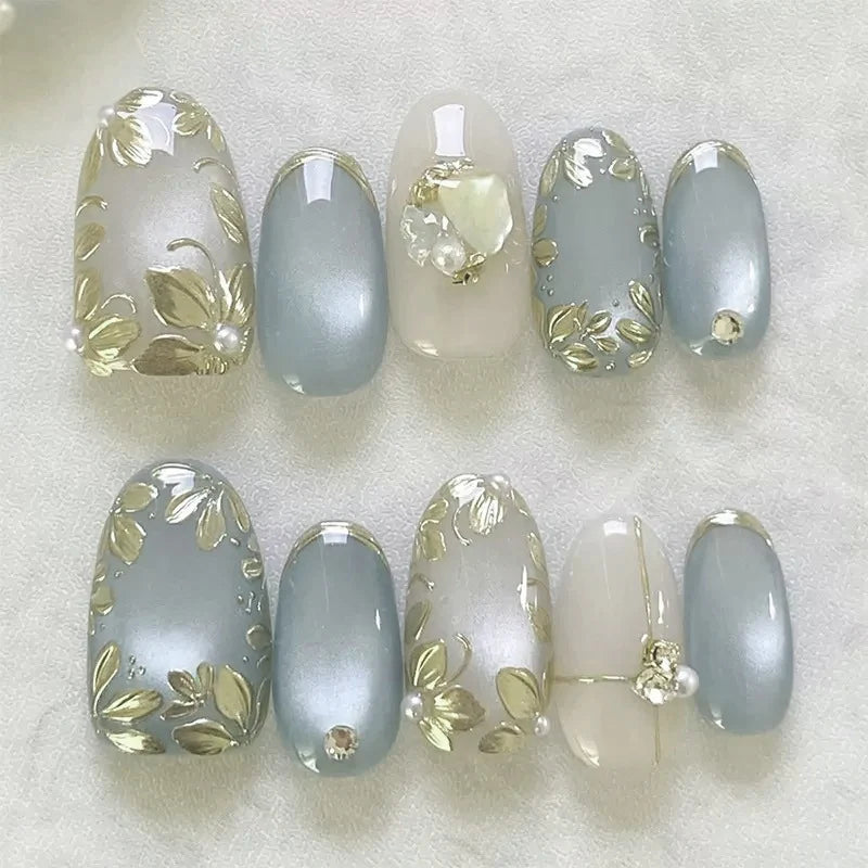 Press-On Nail Set Floral Accents Misty Blue