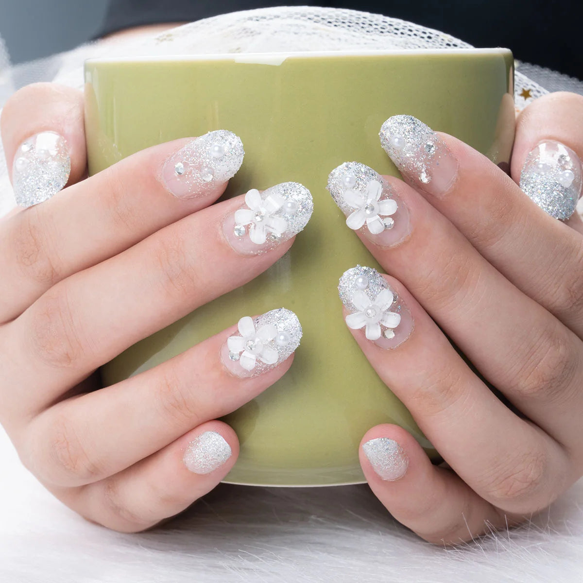 Press-On Nail Set Floral Accents Reusable & Easy Application