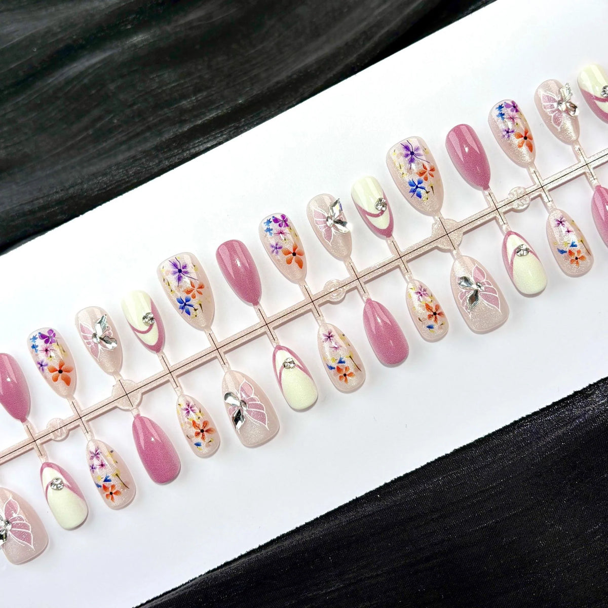 Press-On Nail Set Floral Art Easy Application & Comfortable Fit