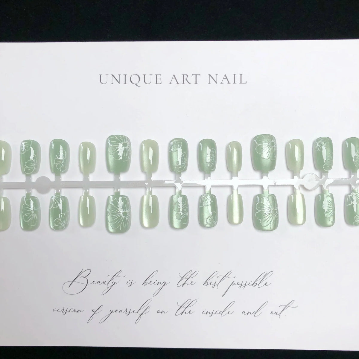 Press-On Nail Set Floral Art Quick Application