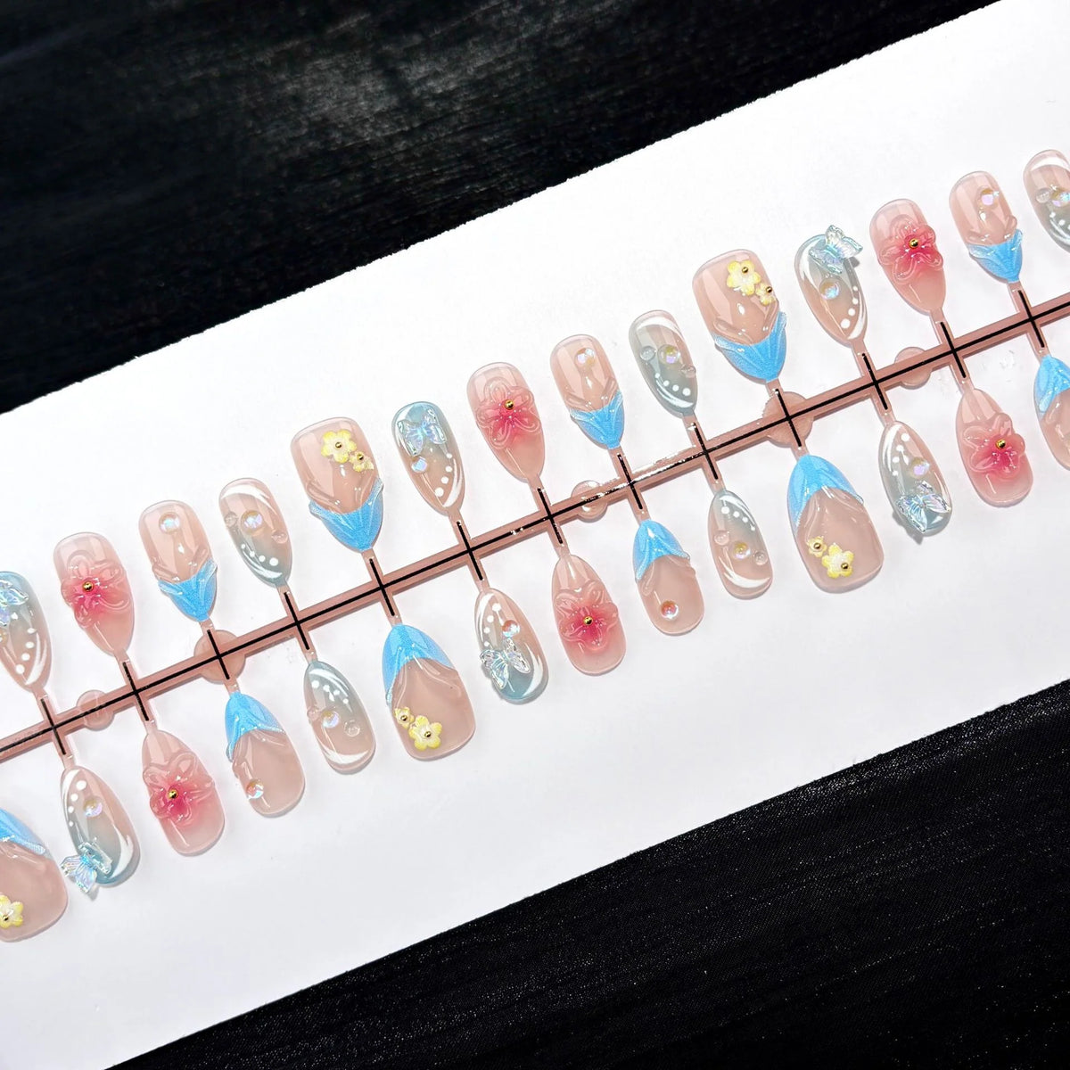 Press-On Nail Set Floral Art Reusable & Comfortable Fit