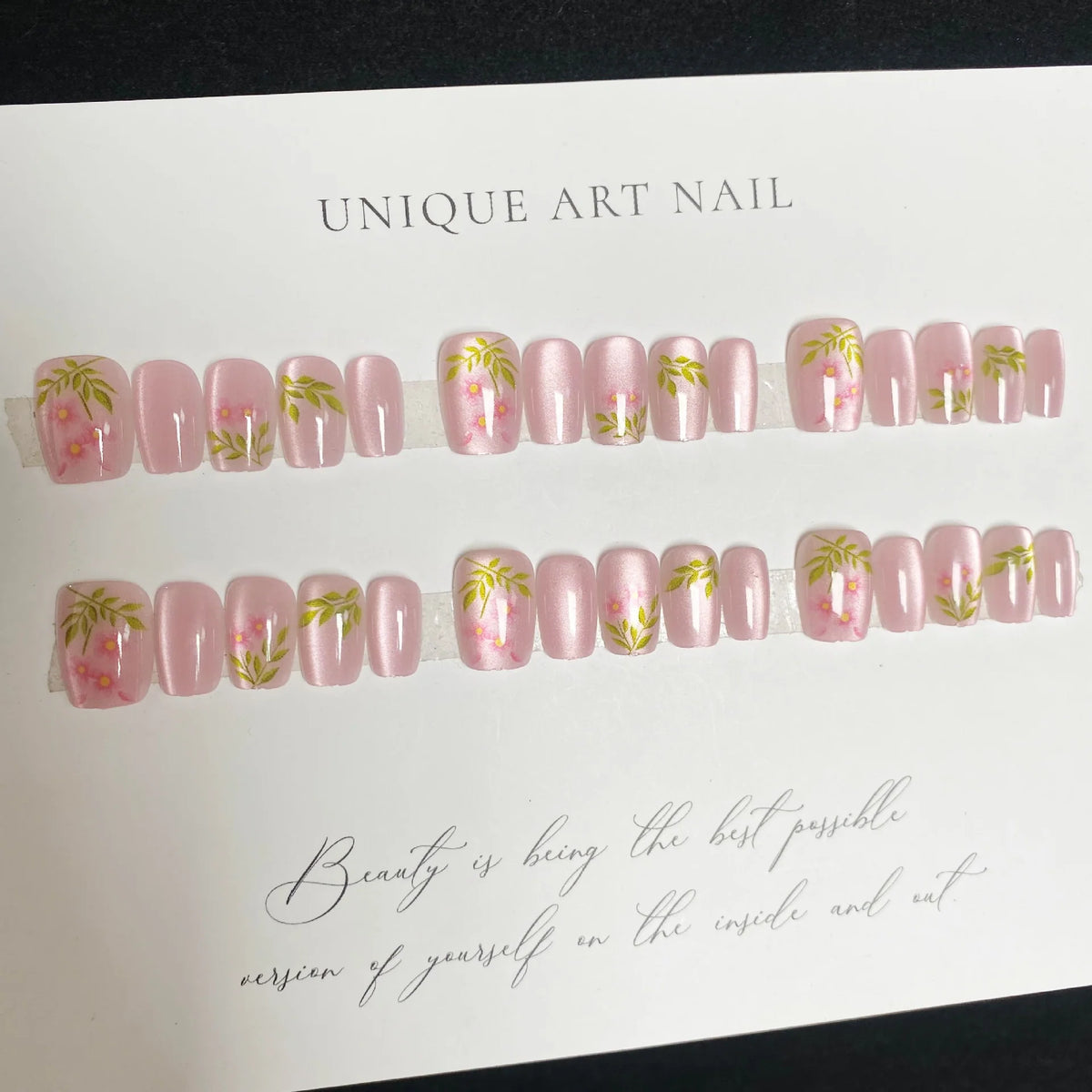 Press-On Nail Set Floral Design 30 Pieces