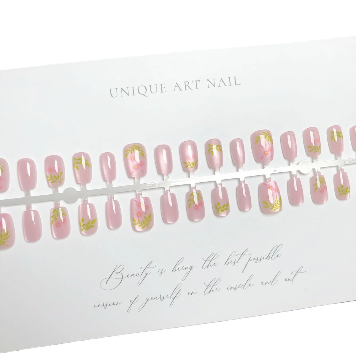 Press-On Nail Set Floral Design 30 Pieces