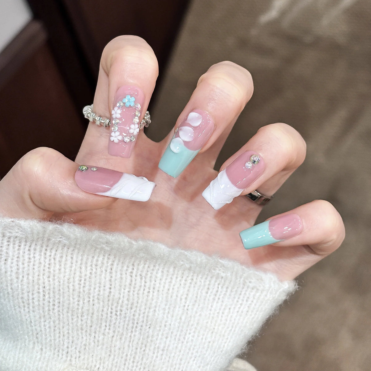 Press-On Nail Set Floral Design Adhesive-Backed & Comfortable Fit