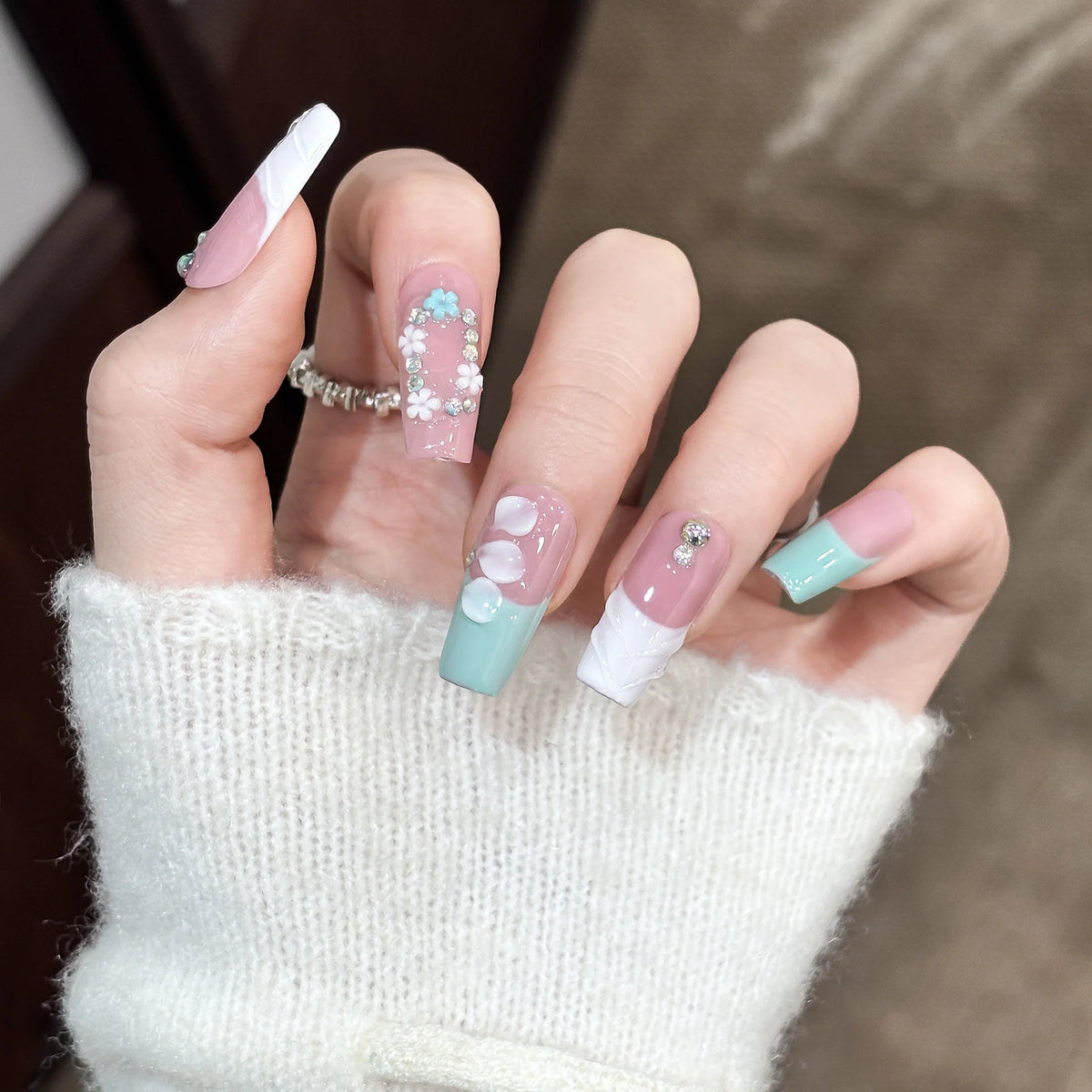 Press-On Nail Set Floral Design Adhesive-Backed & Comfortable Fit