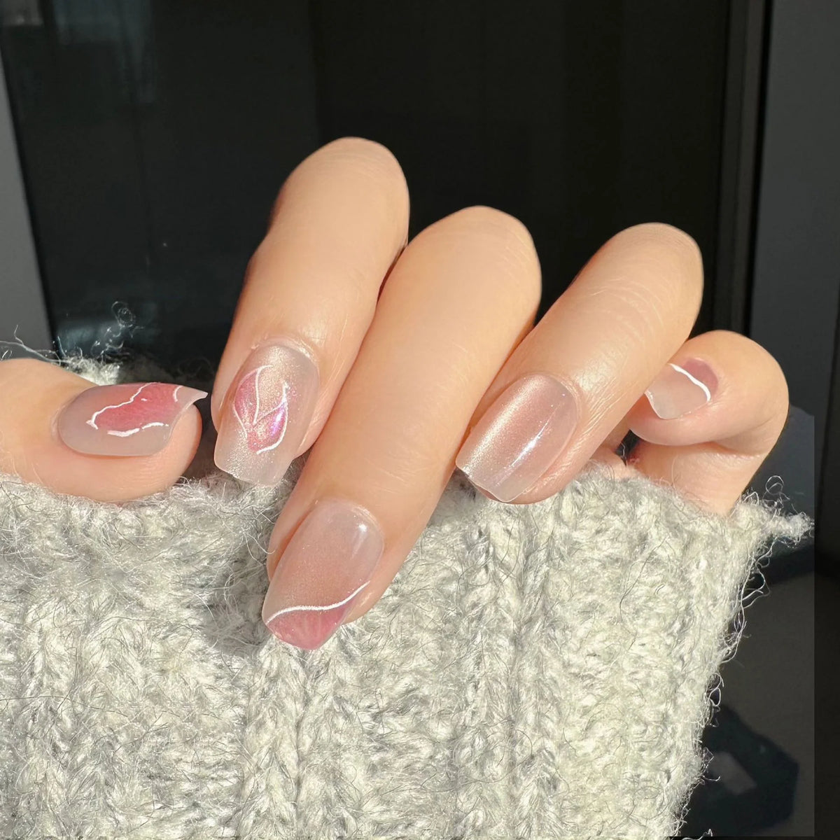 Press-On Nail Set Floral Design Adhesive Backing 30-Piece
