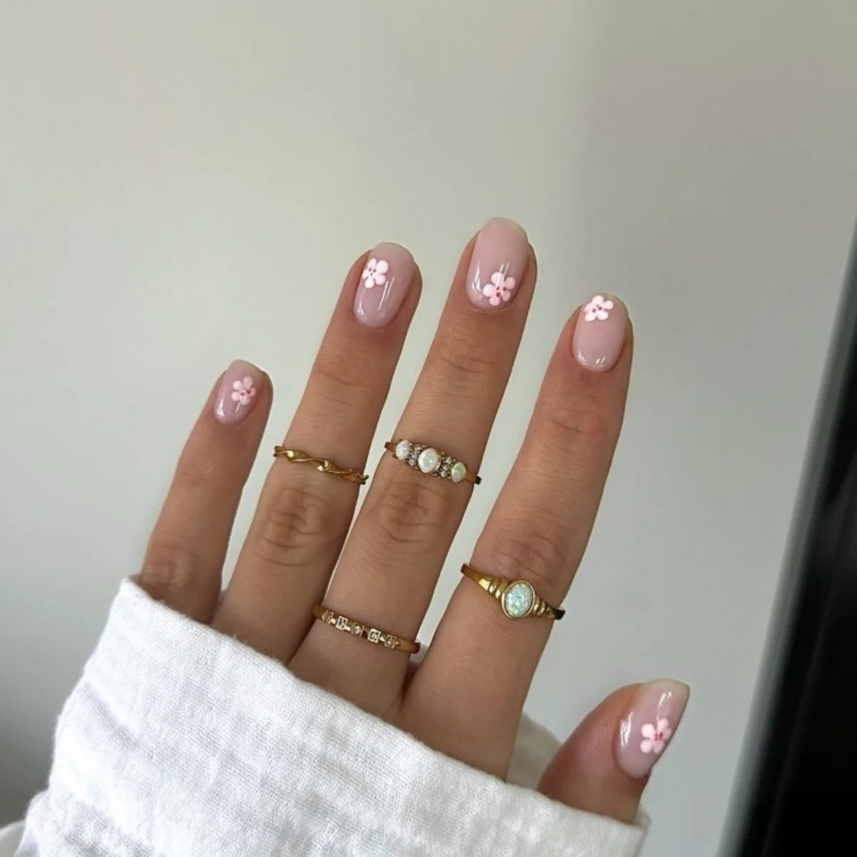 Press-On Nail Set Floral Design Bright Yellow Strong Adhesive