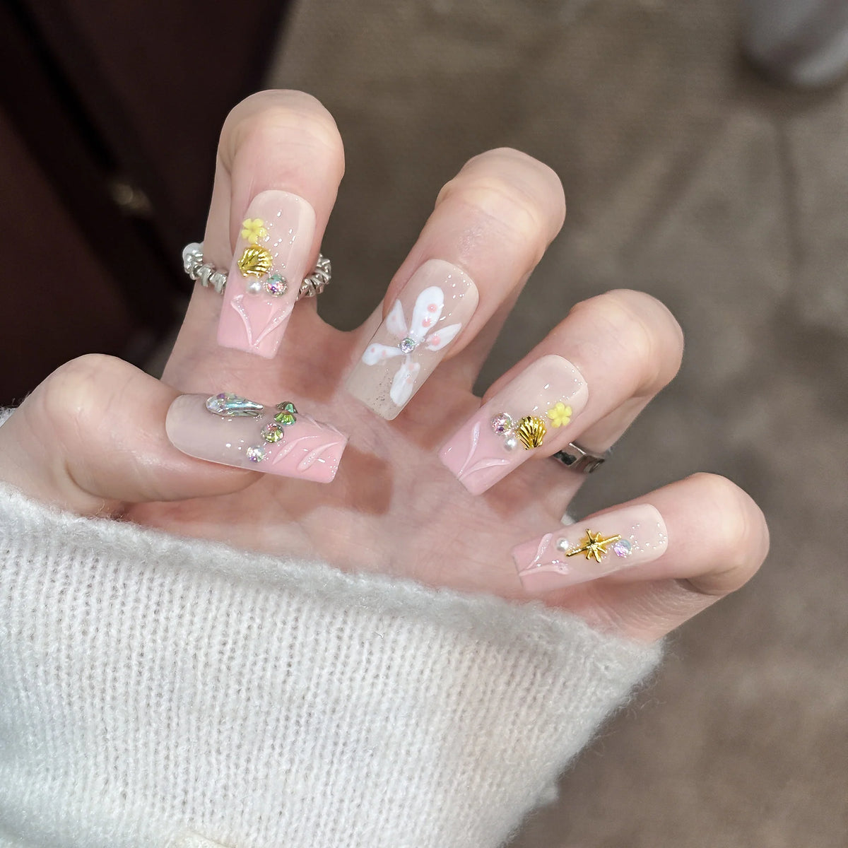 Press-On Nail Set Floral Design & Crystal Accents Reusable
