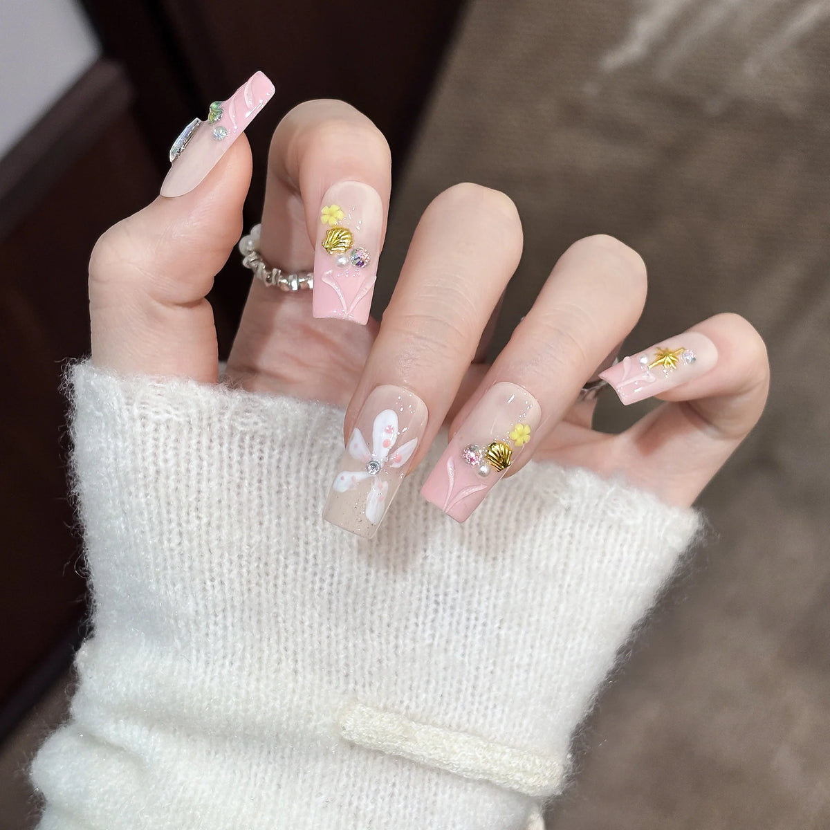 Press-On Nail Set Floral Design & Crystal Accents Reusable