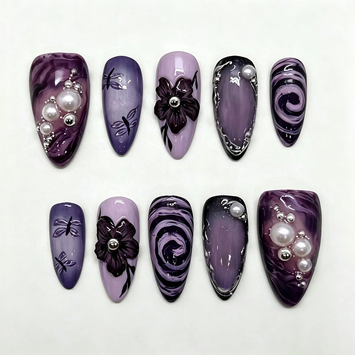 Press-On Nail Set Floral Design Durable & Lightweight