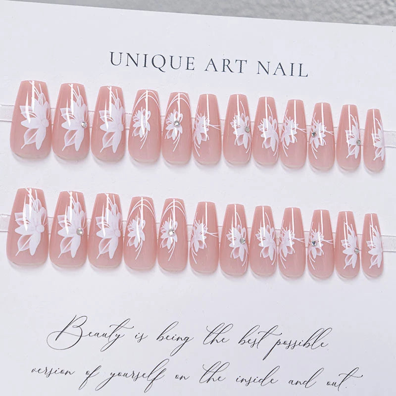 Press-On Nail Set Floral Design & Easy Application