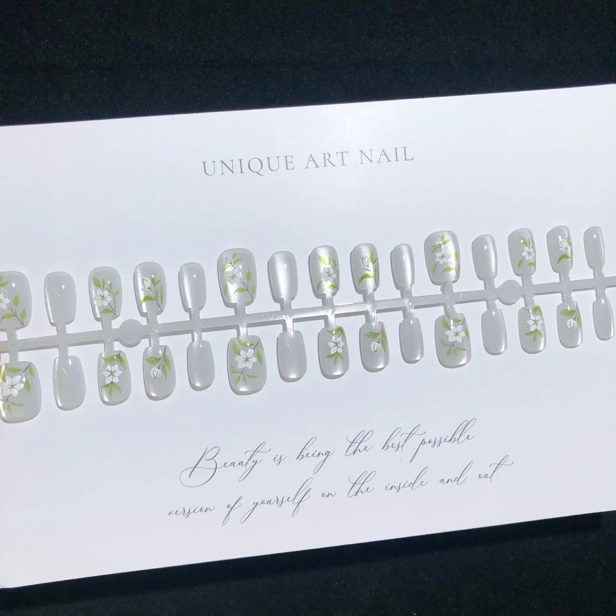 Press-On Nail Set Floral Design Easy Application
