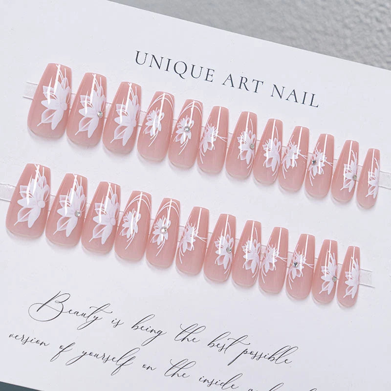 Press-On Nail Set Floral Design & Easy Application