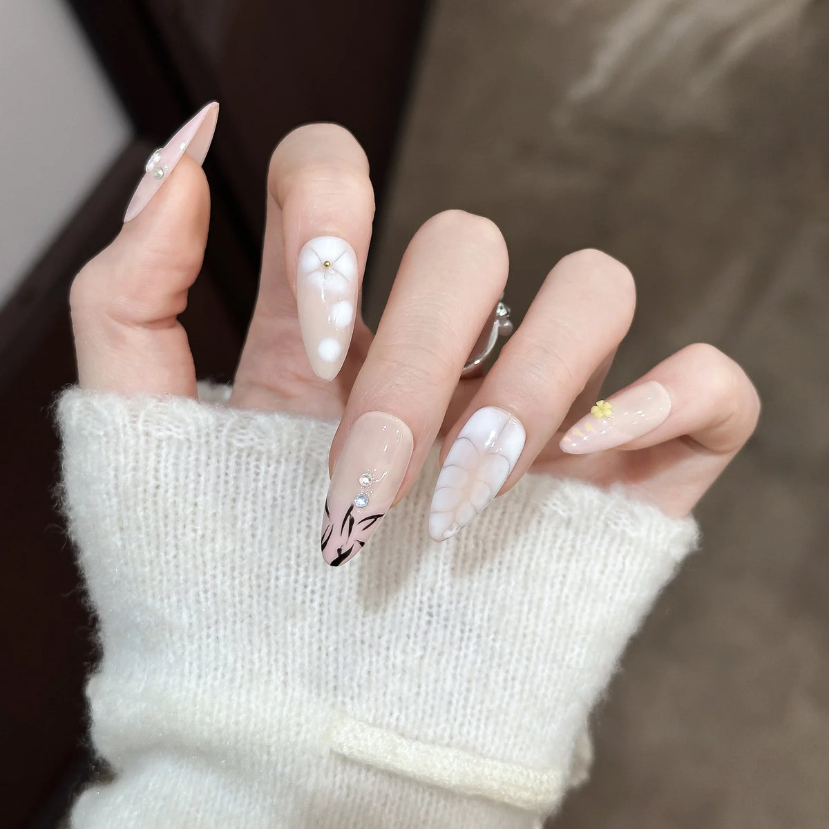 Press-On Nail Set Floral Design Easy Application