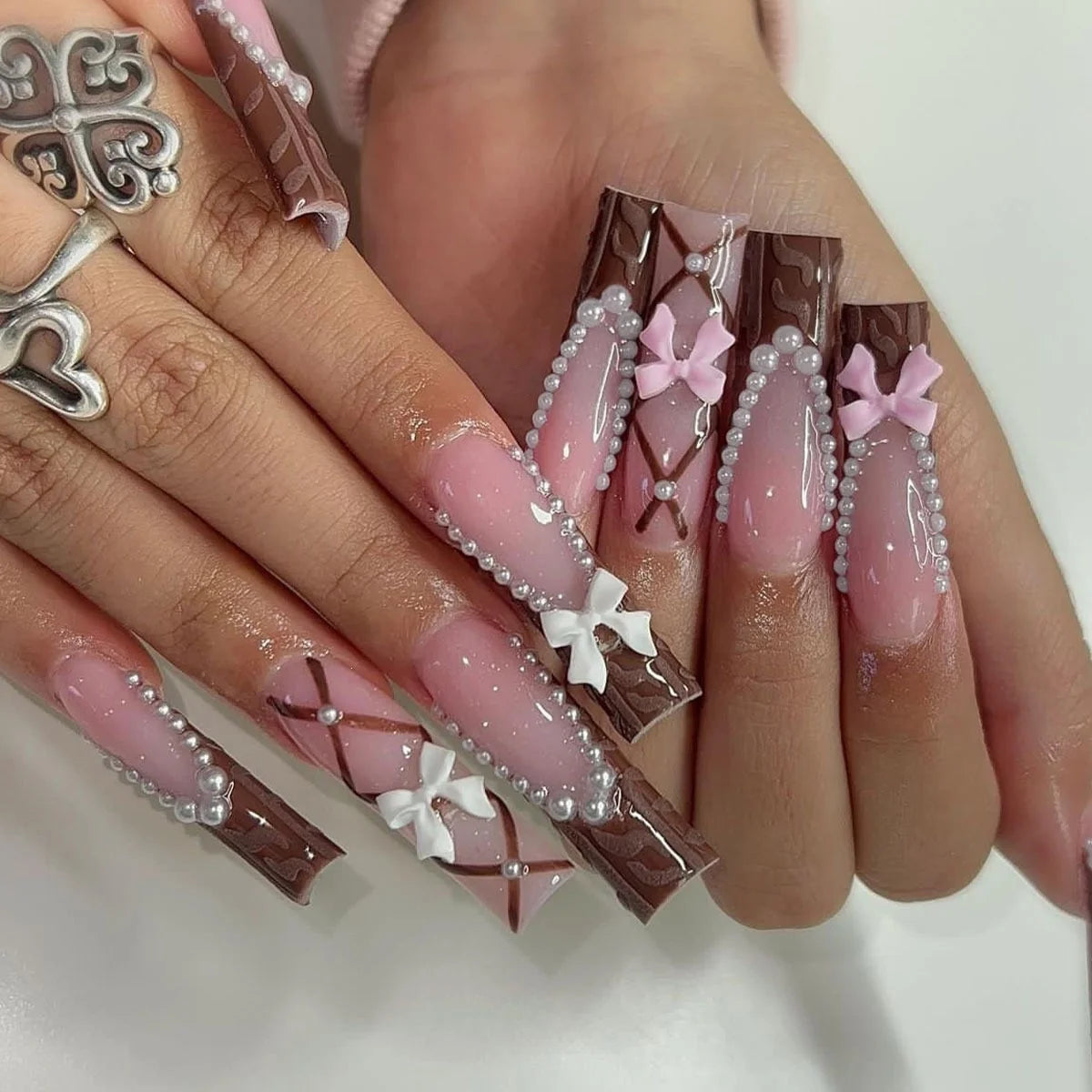 Press-On Nail Set Floral Design & Glitter