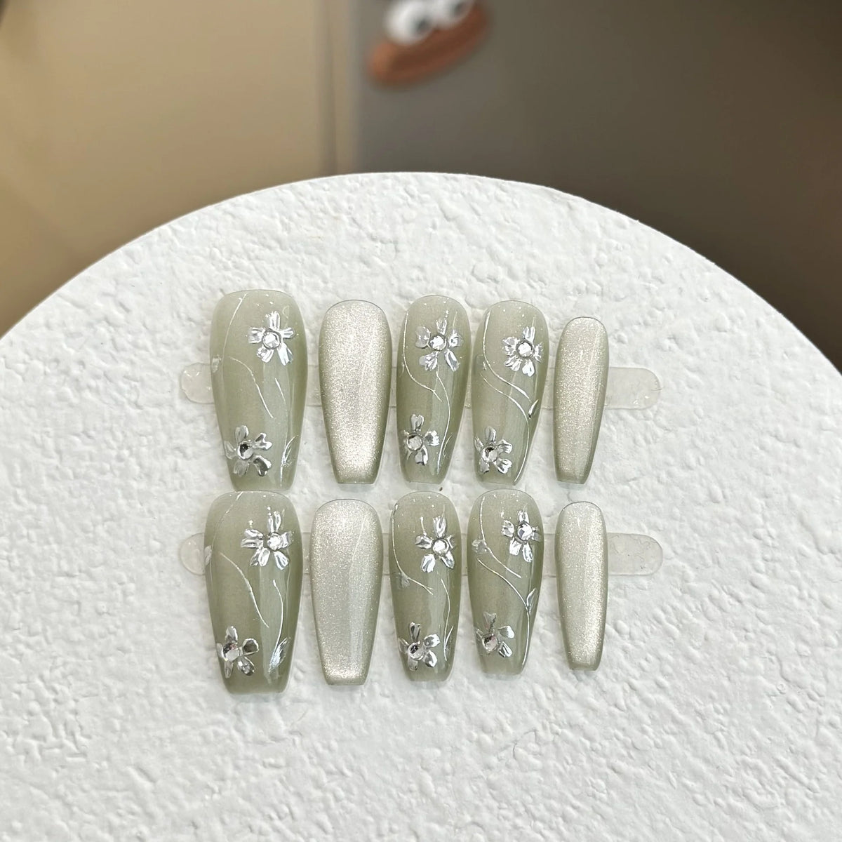 Press-On Nail Set Floral Design Glossy Multiple Sizes