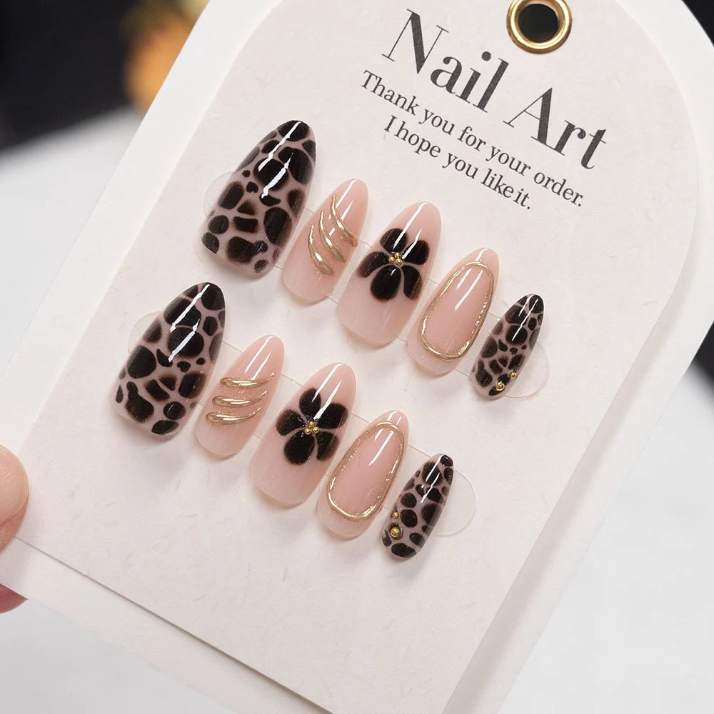 Press-On Nail Set Floral Design & Gold Accents