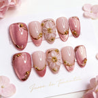 Press-On Nail Set Floral Design & Gold Accents