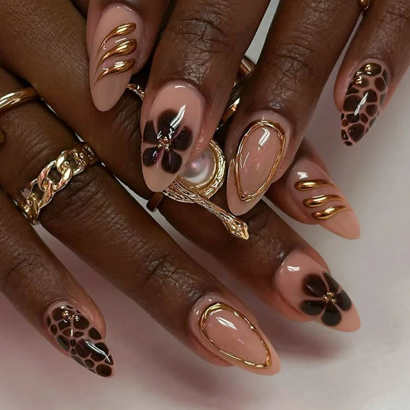 Press-On Nail Set Floral Design & Gold Accents