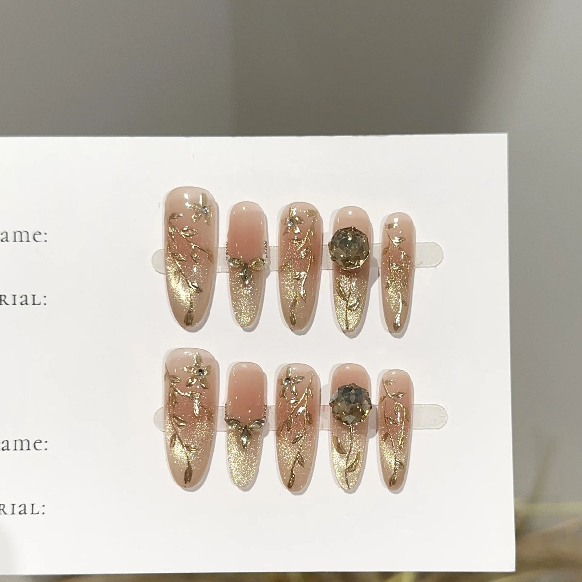 Press-On Nail Set Floral Design & Gold Accents