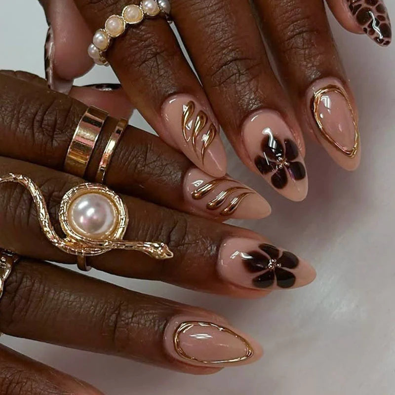 Press-On Nail Set Floral Design & Gold Accents