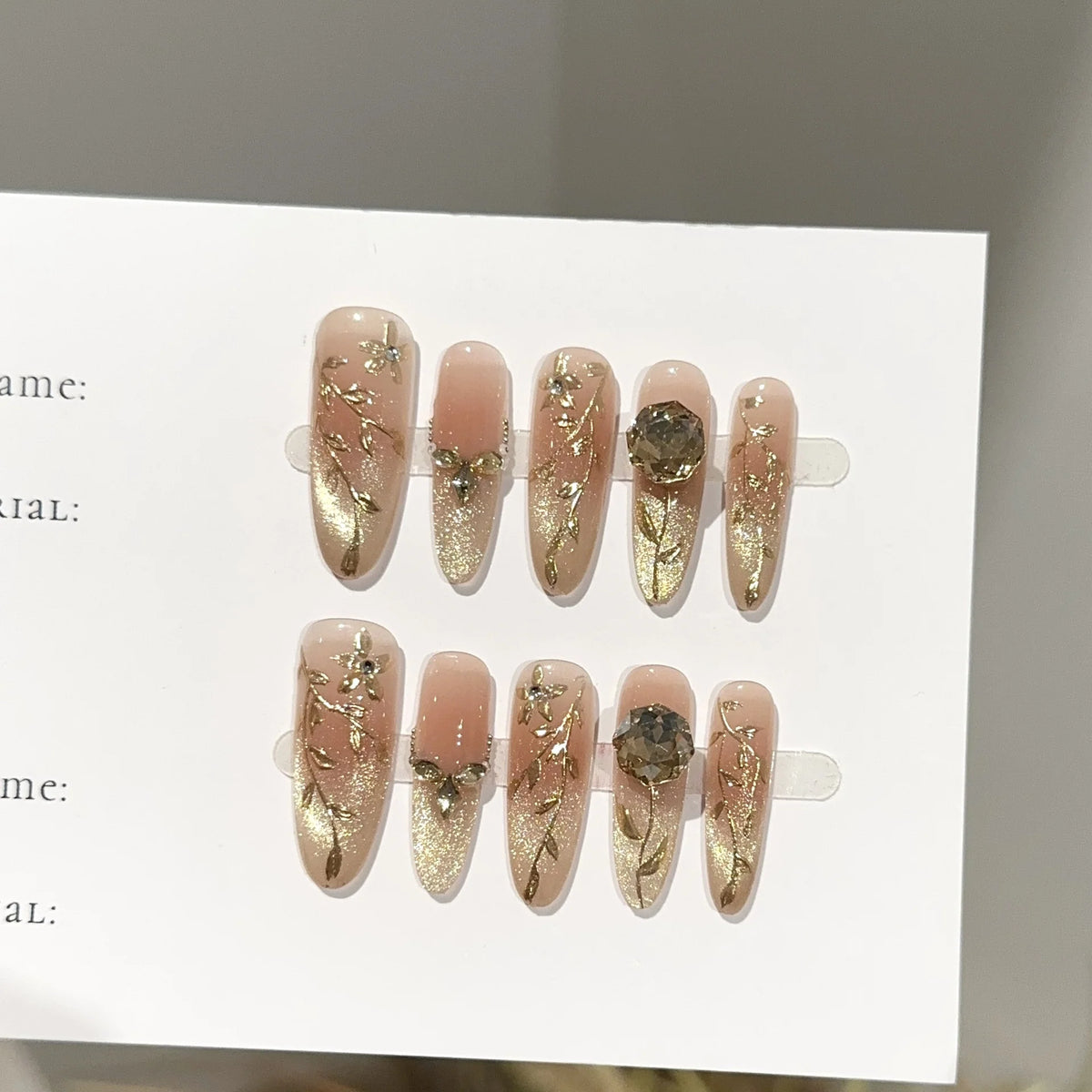 Press-On Nail Set Floral Design & Gold Accents