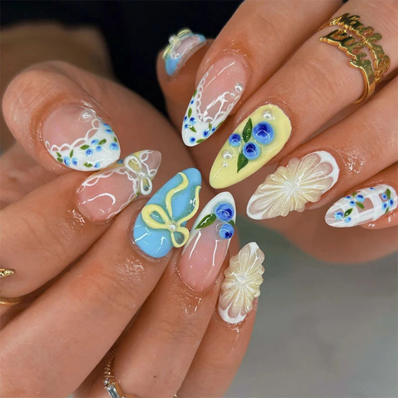 Press-On Nail Set Floral Design & Gold Accents Peel-And-Apply