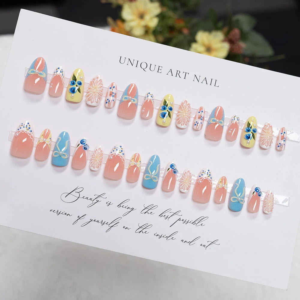Press-On Nail Set Floral Design & Gold Accents Peel-And-Apply