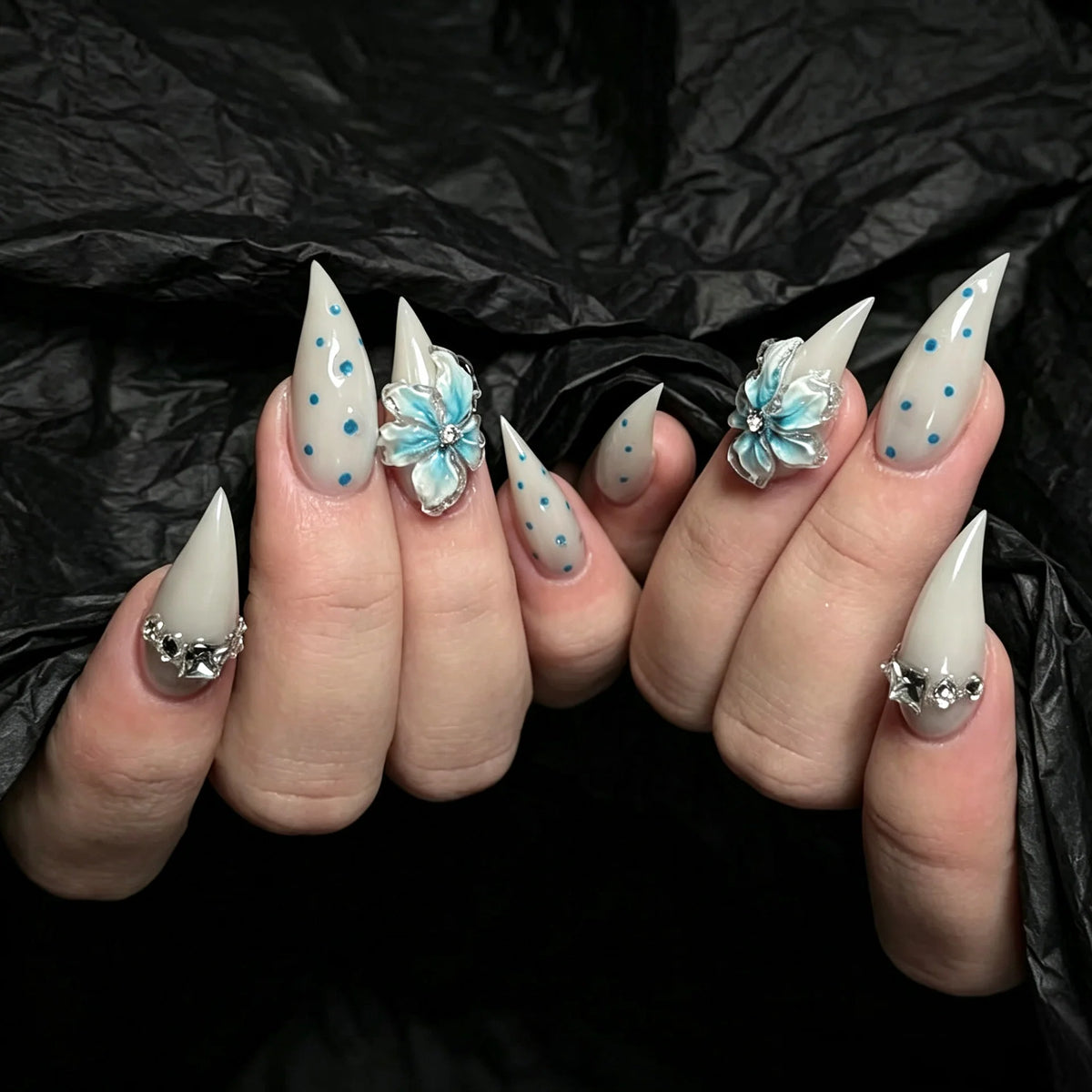 Press-On Nail Set Floral Design Includes Glue & File