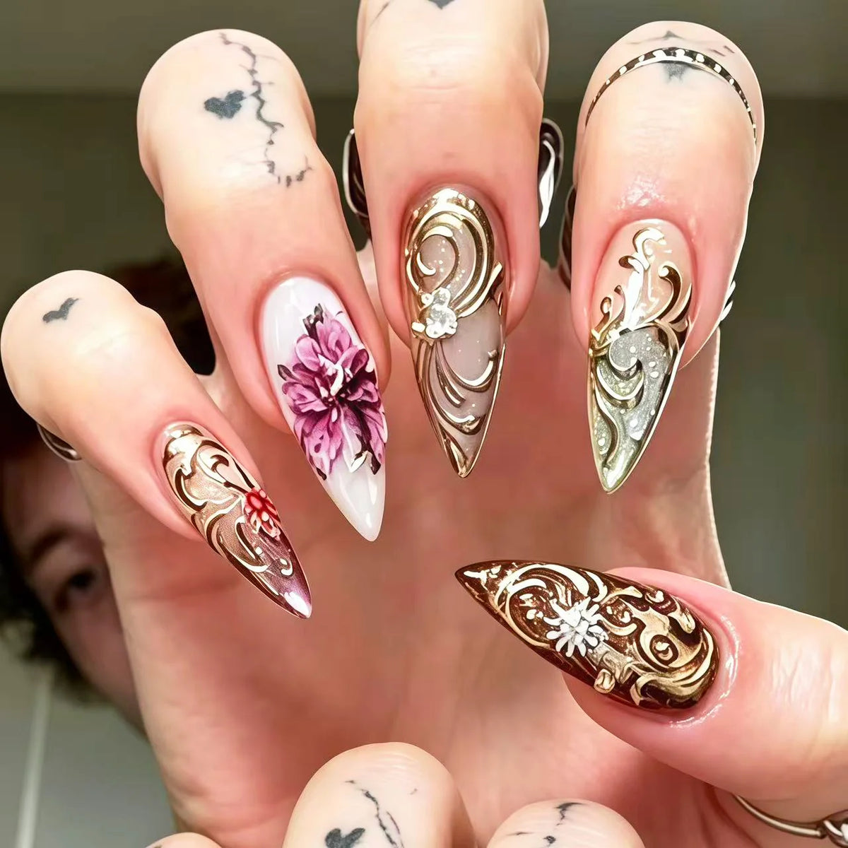 Press-On Nail Set Floral Design Long-Lasting & Comfortable Fit