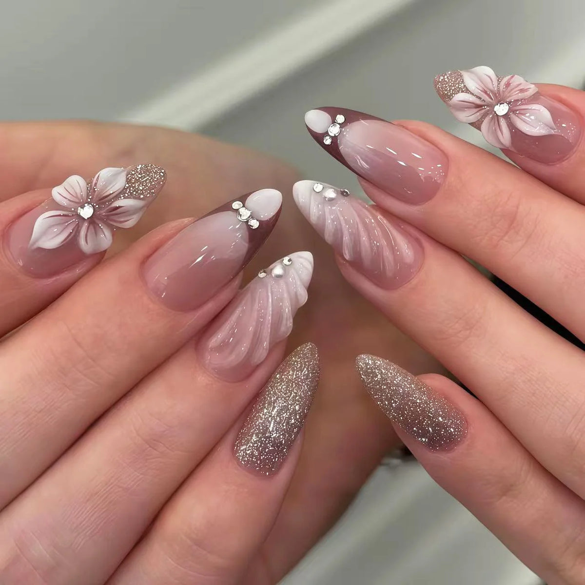 Press-On Nail Set Floral Design Long-Lasting & Reusable