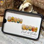 Press-On Nail Set Floral Design Multiple Sizes