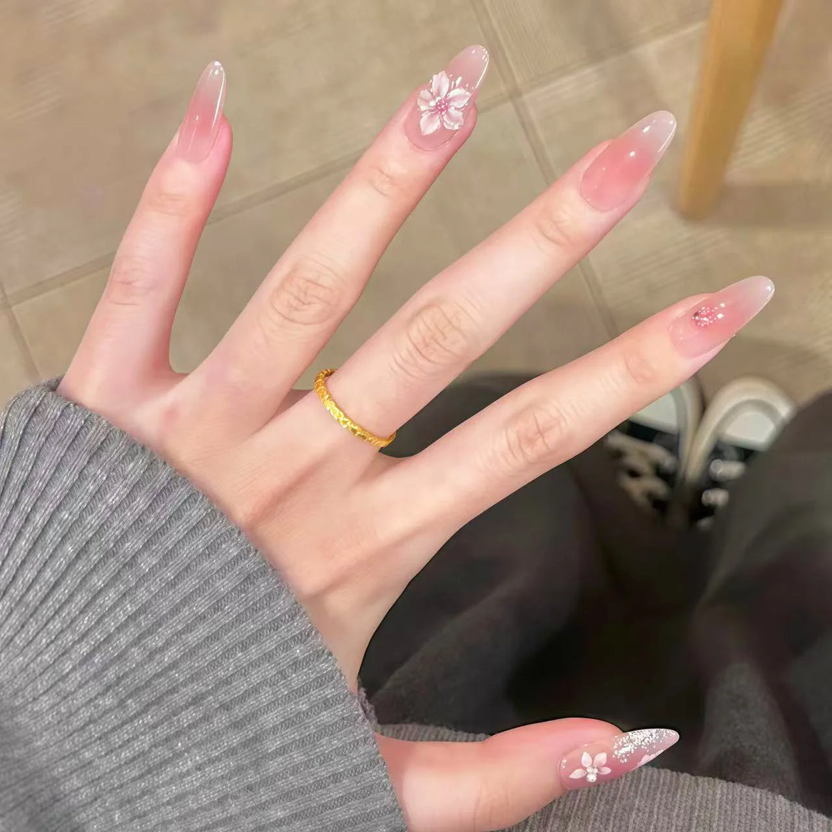 Press-On Nail Set Floral Design No Glue