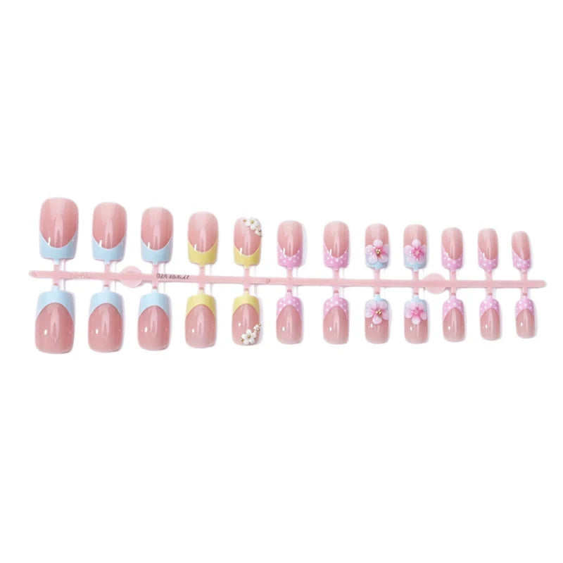 Press-On Nail Set Floral Design No Glue Natural Fit