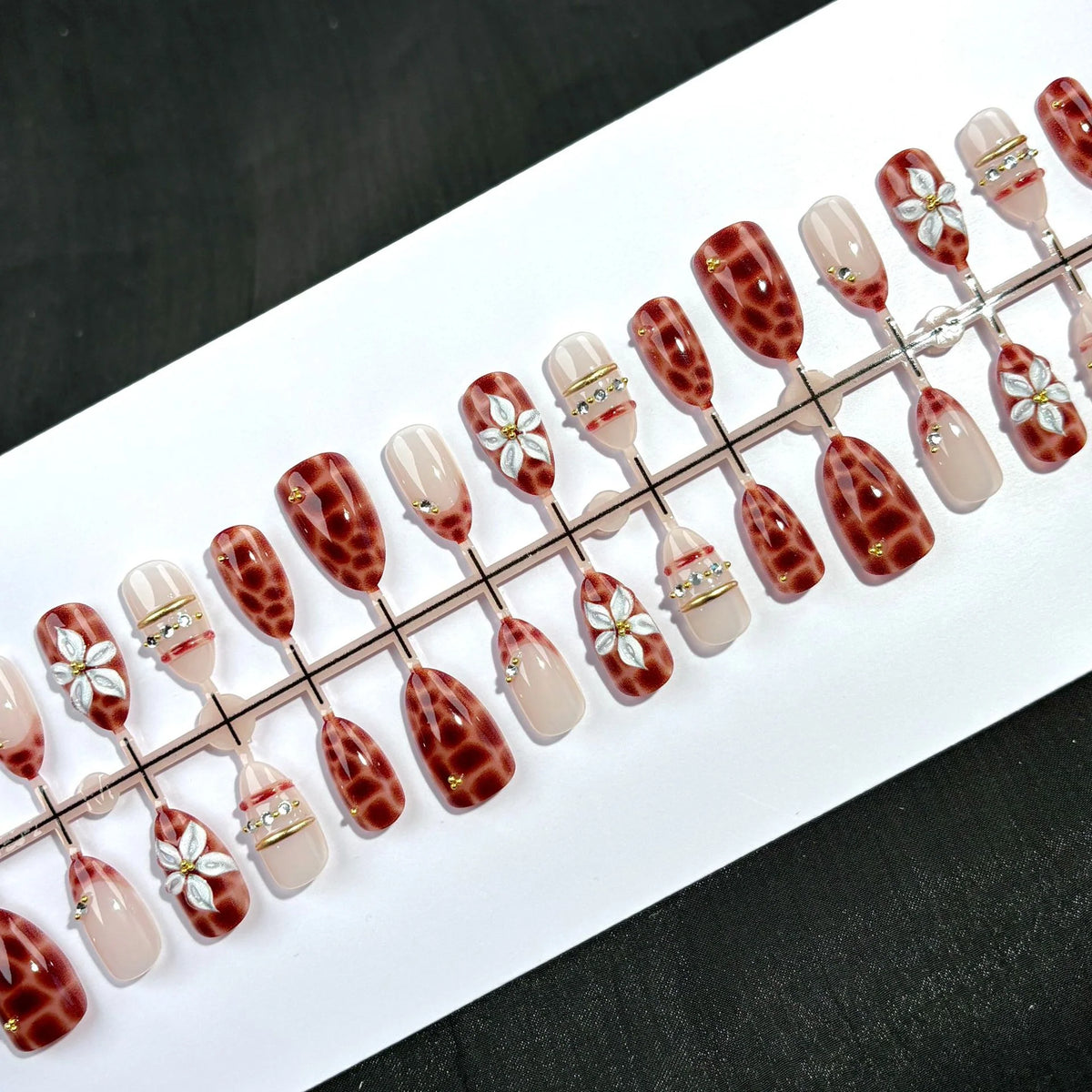 Press-On Nail Set Floral Design Peel & Press Long-Lasting