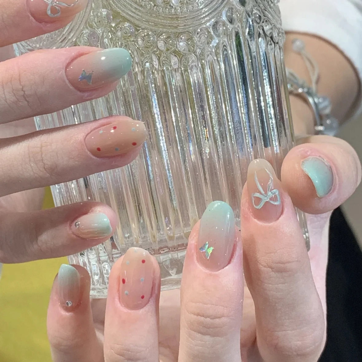 Press-On Nail Set Floral Design Peel & Stick