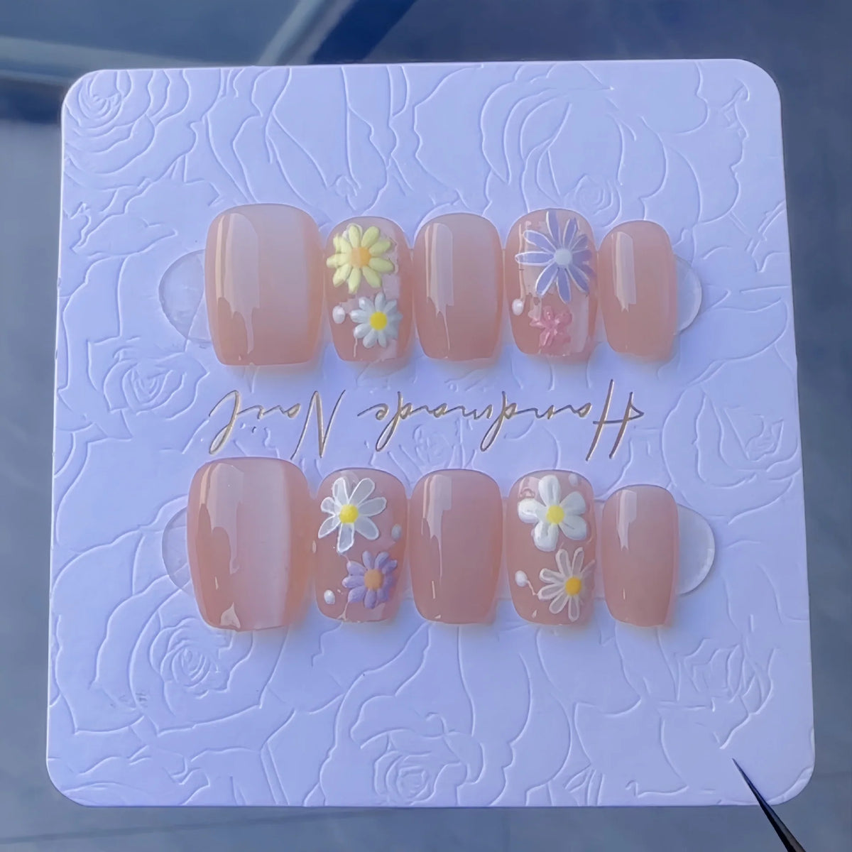 Press-On Nail Set Floral Design Pink Cat's Eye
