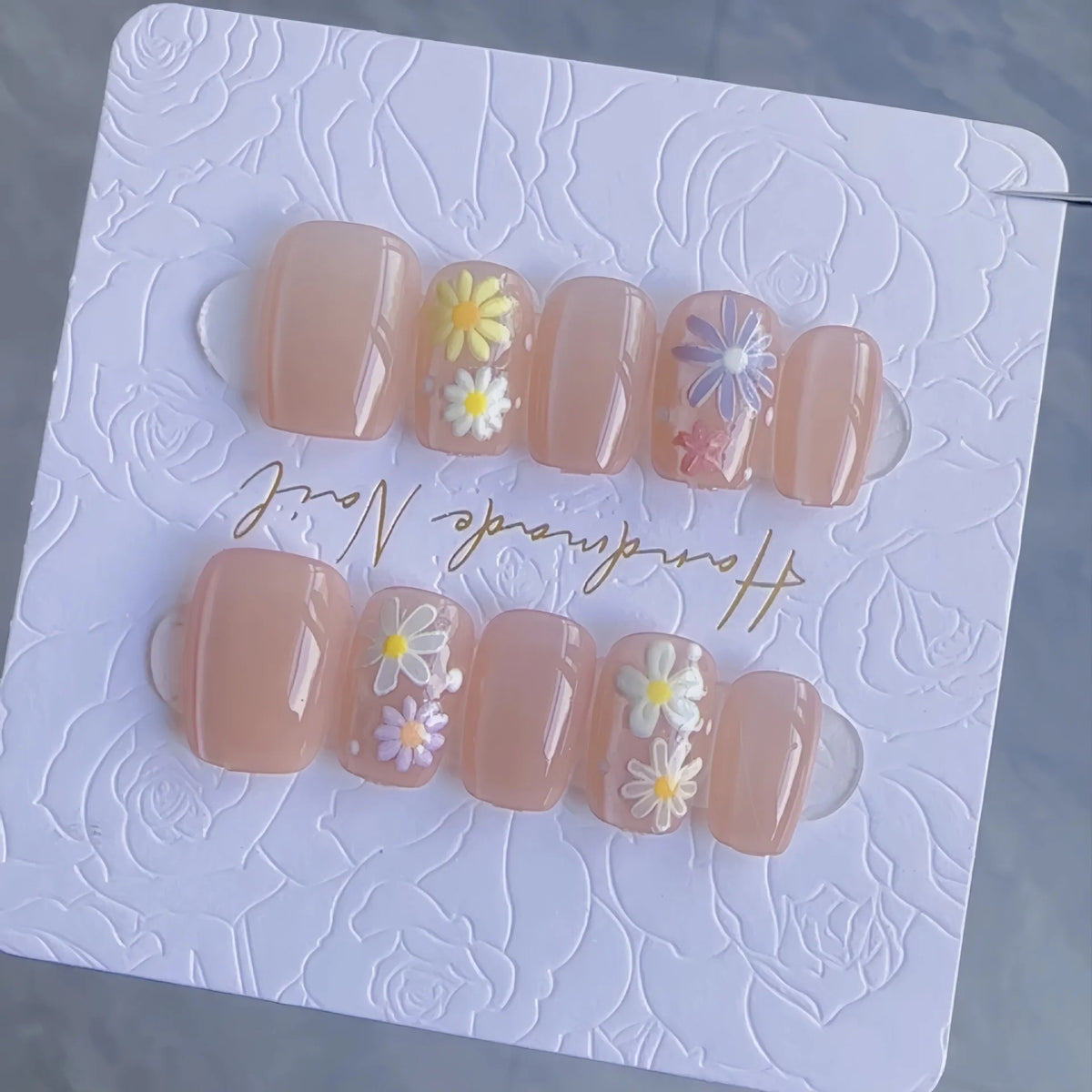 Press-On Nail Set Floral Design Pink Cat's Eye