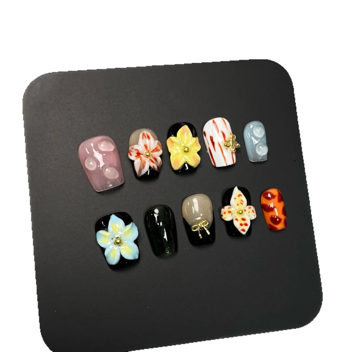 Press-On Nail Set Floral Design Pre-Applied Adhesive