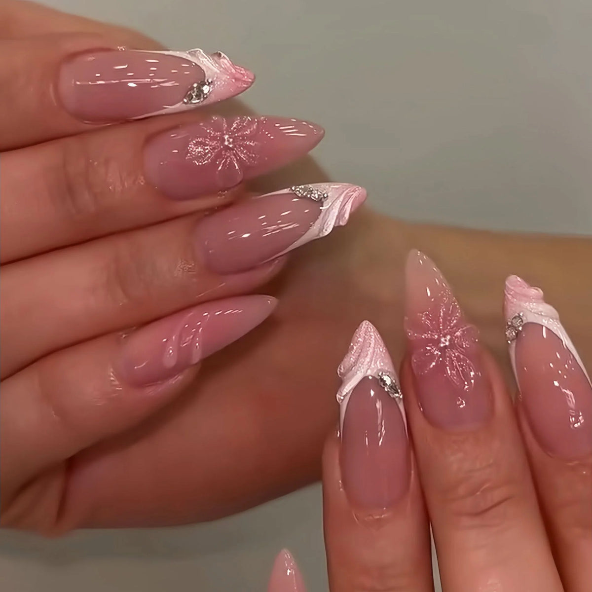Press-On Nail Set Floral Design Reusable Adhesive Multiple Sizes