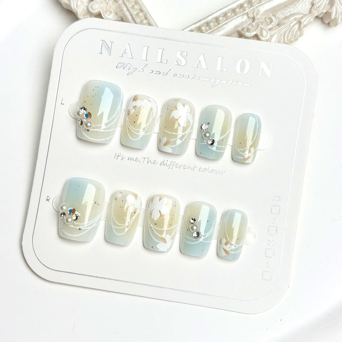 Press-On Nail Set Floral Design Reusable & Long-Lasting