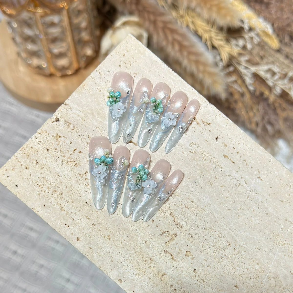 Press-On Nail Set Floral Design Reusable & Quick Application