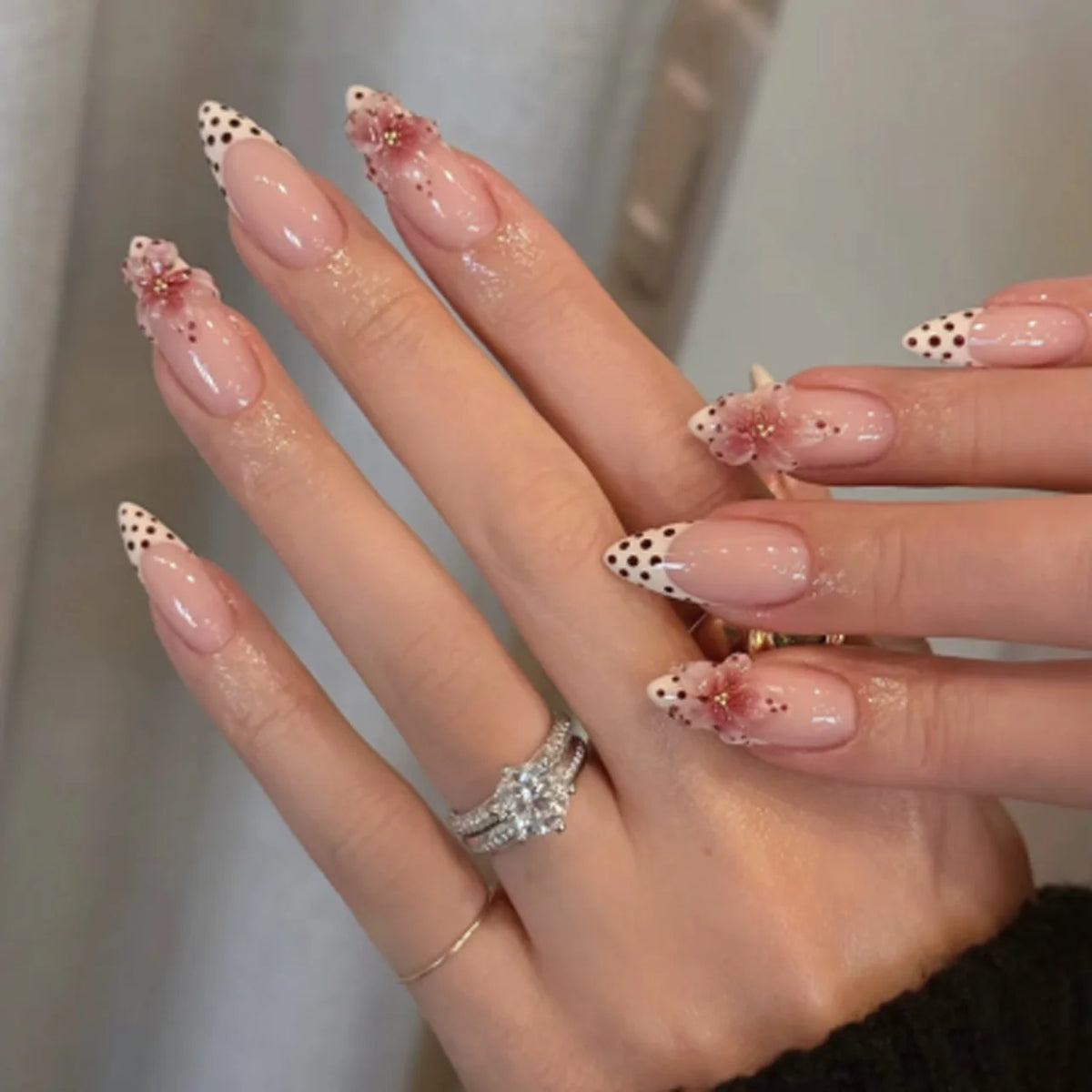 Press-On Nail Set Floral Design & Rhinestones